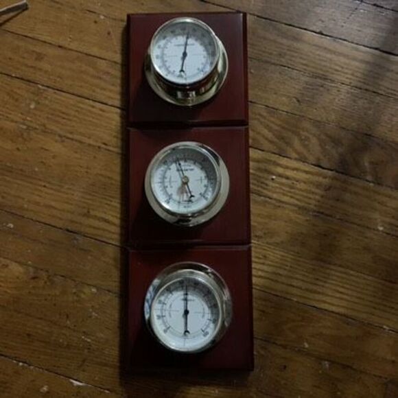 Sunbeam Barometer Thermometer Humidity Weather Station With Key - Picture 1 of 16